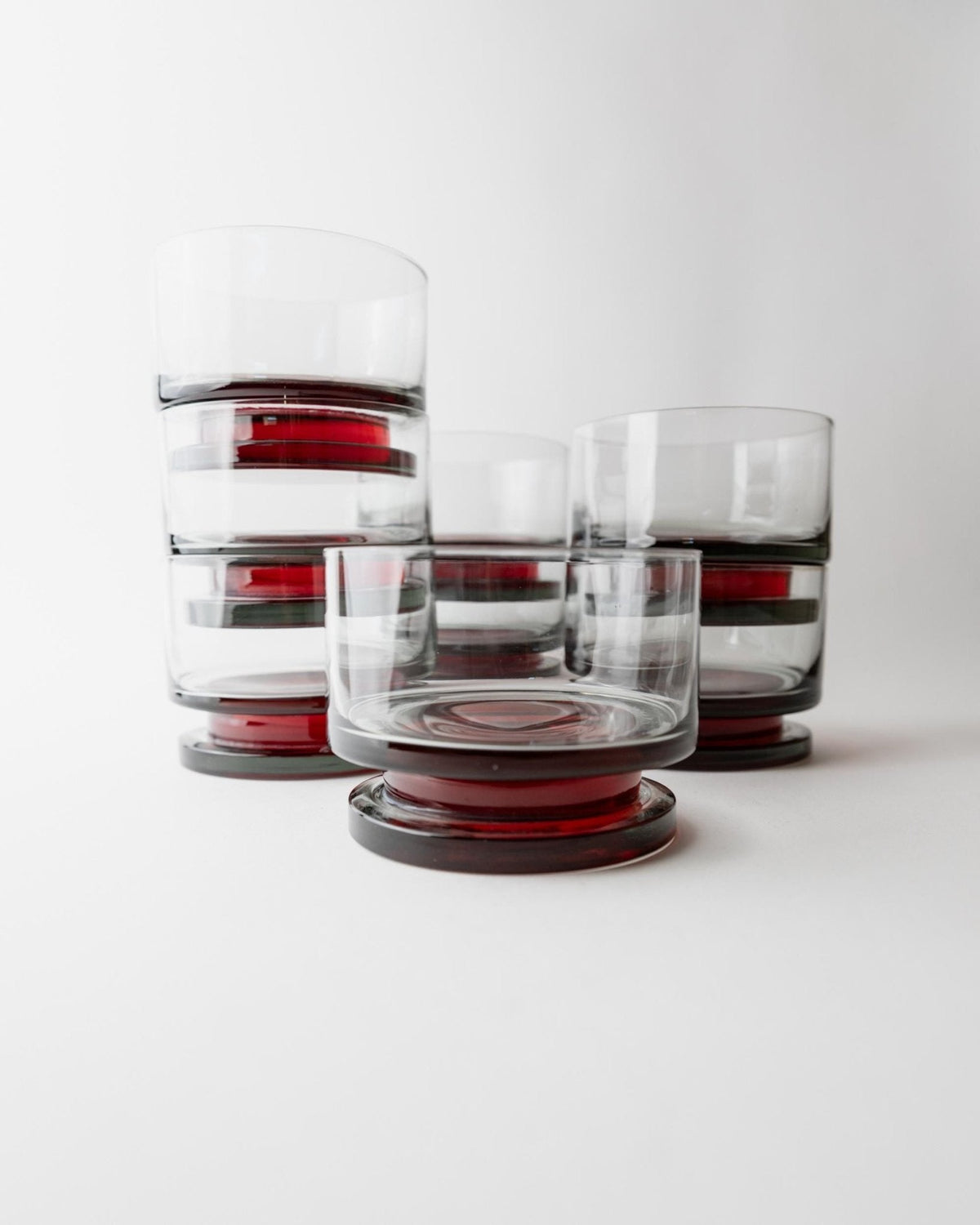 Set von 8 Vintage Trinkgläser Grau mit rotem Stiel, 1970er