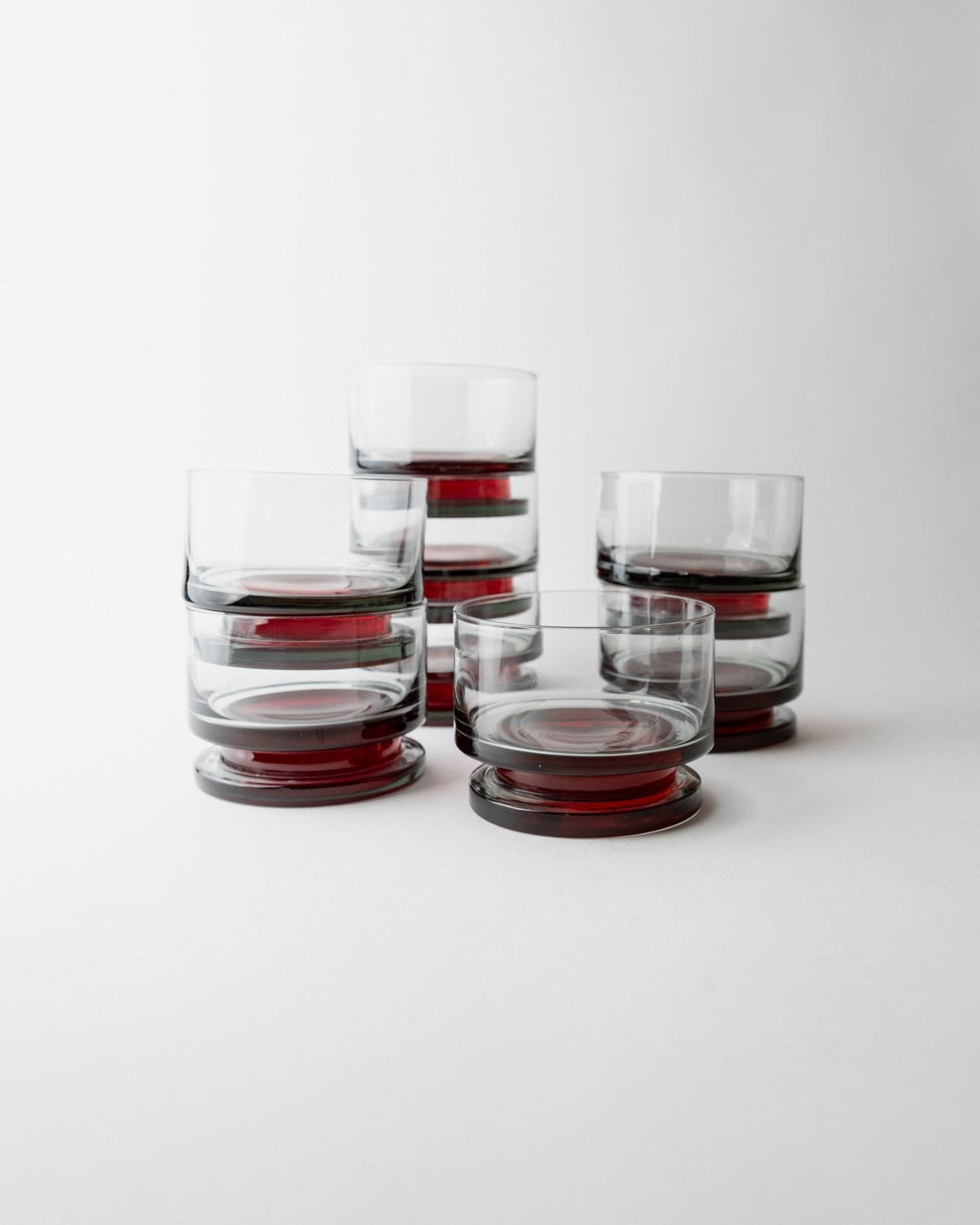 Set von 8 Vintage Trinkgläser Grau mit rotem Stiel, 1970er