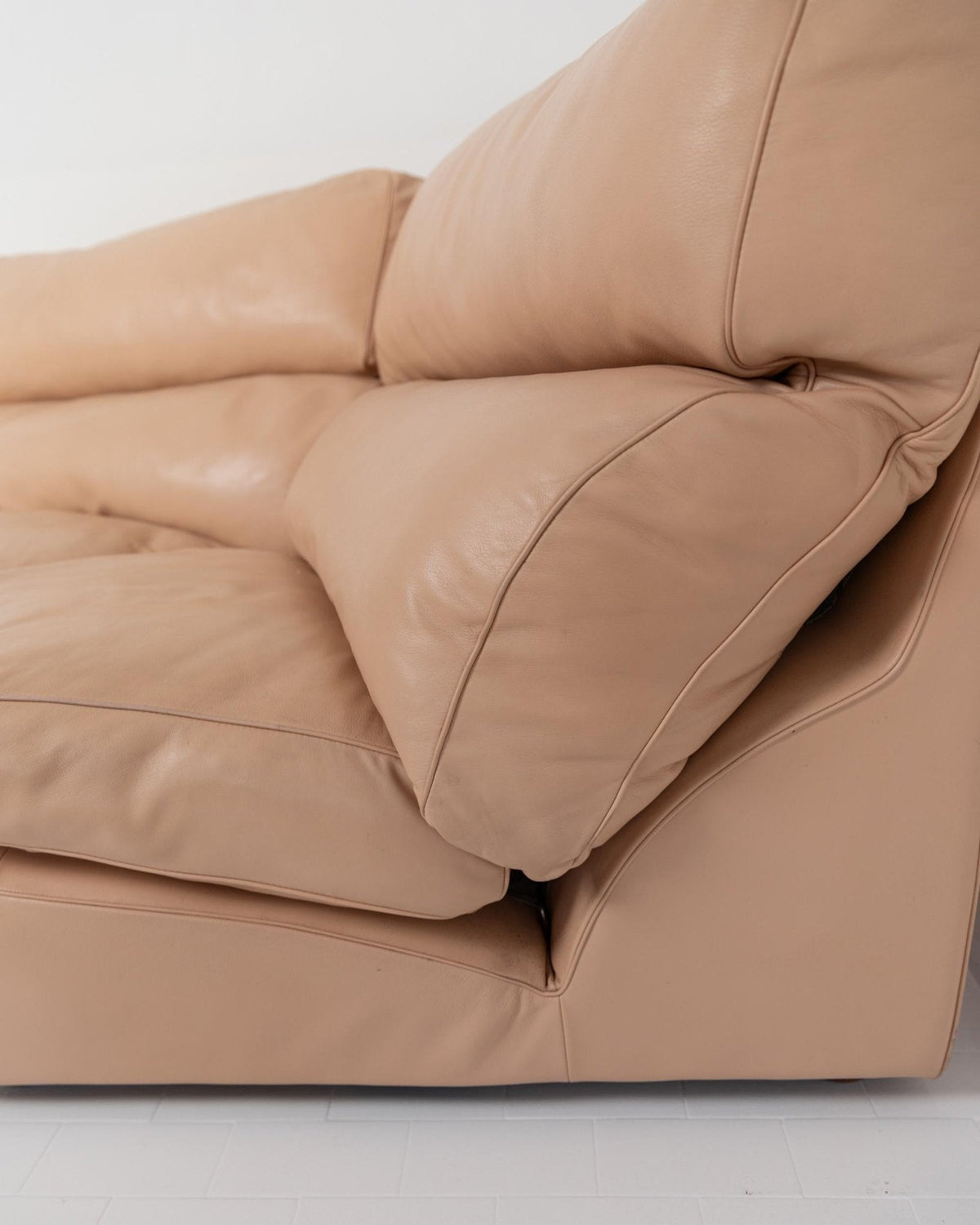Vintage Sofa Petronio von Tito Agnoli für Poltrona Frau Blush Leder