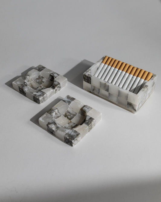 Vintage Aschenbecher Set von 2 und Zigarettenbox, grau-weiß kariert, Tischdeko