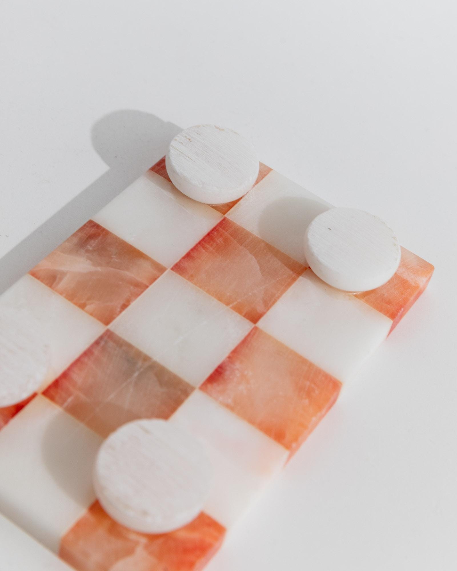 Vintage Tablett aus Marmor mit Füßen, rosa-weiß kariert, Retro, für Kerzen oder Getränke