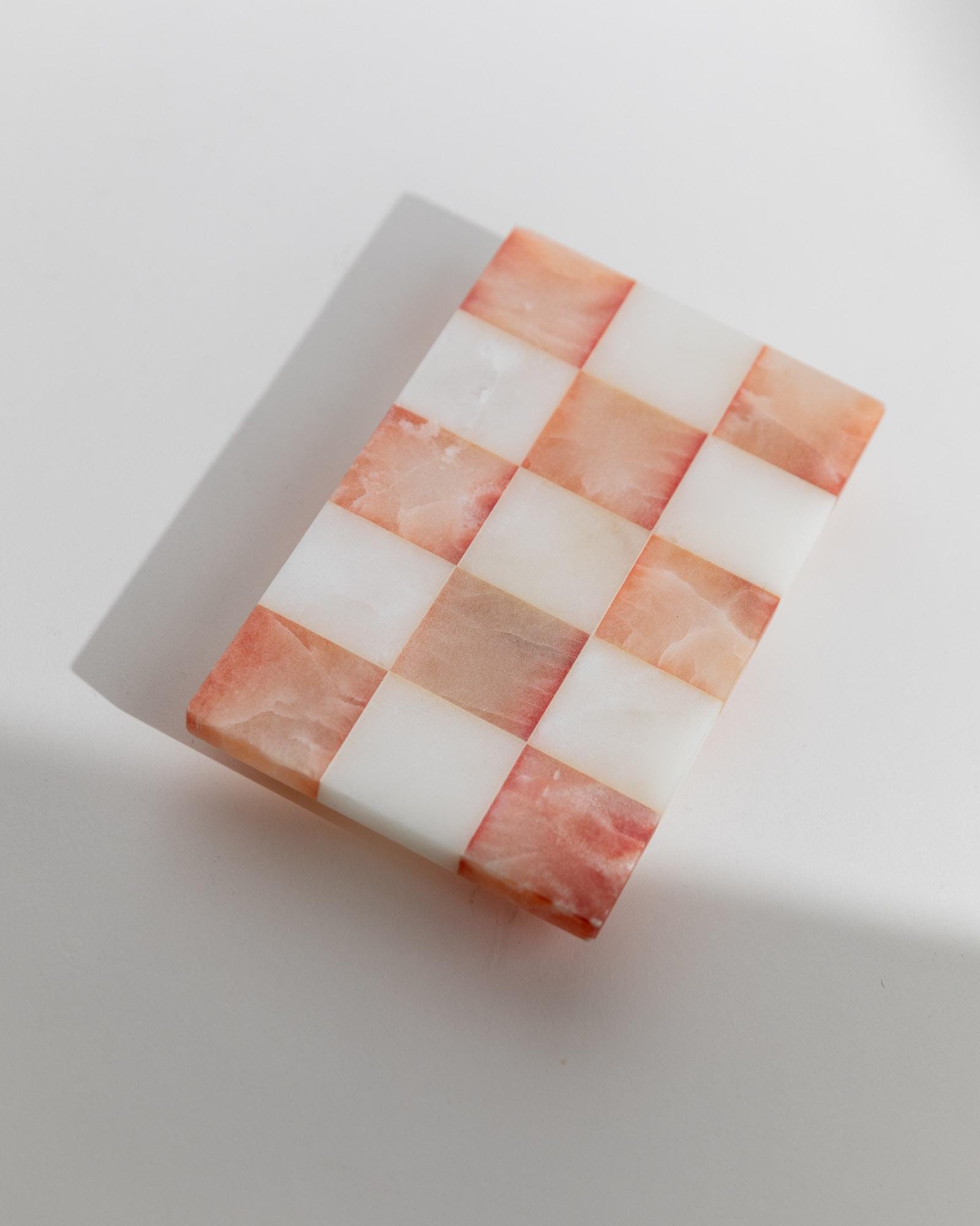 Vintage Tablett aus Marmor mit Füßen, rosa-weiß kariert, Retro, für Kerzen oder Getränke