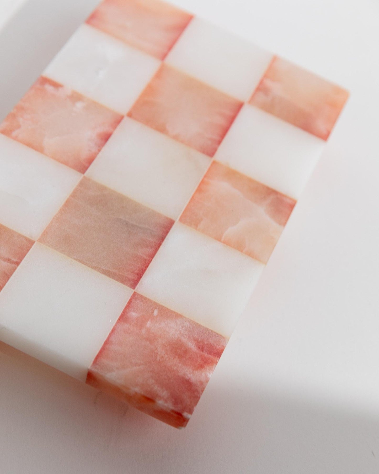 Vintage Tablett aus Marmor mit Füßen, rosa-weiß kariert, Retro, für Kerzen oder Getränke