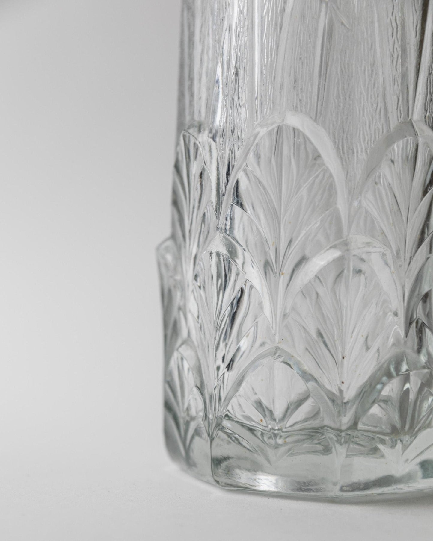 Vintage Glasvase mit Blattmotiv von Fidenza Italien