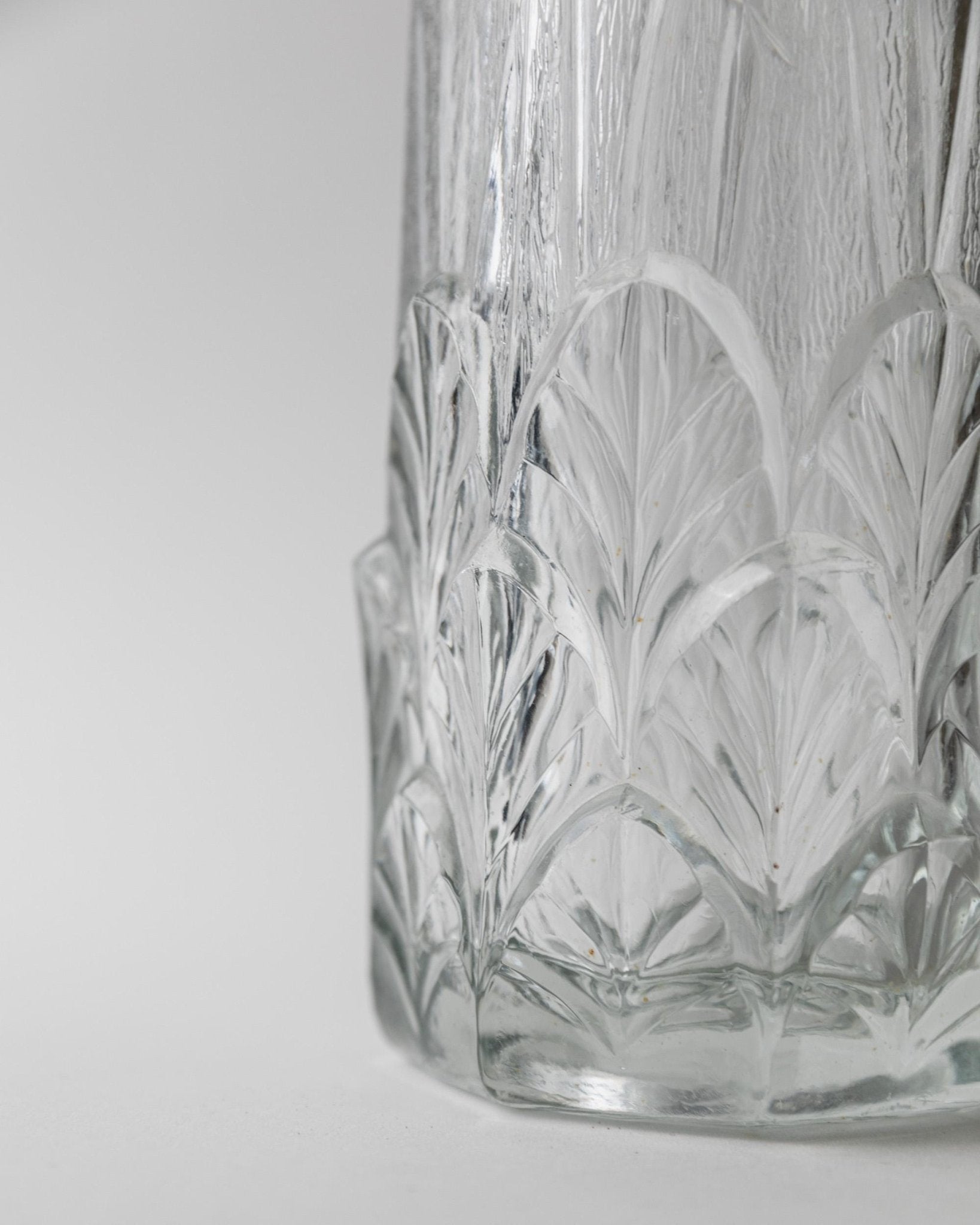 Vintage Glasvase mit Blattmotiv von Fidenza Italien