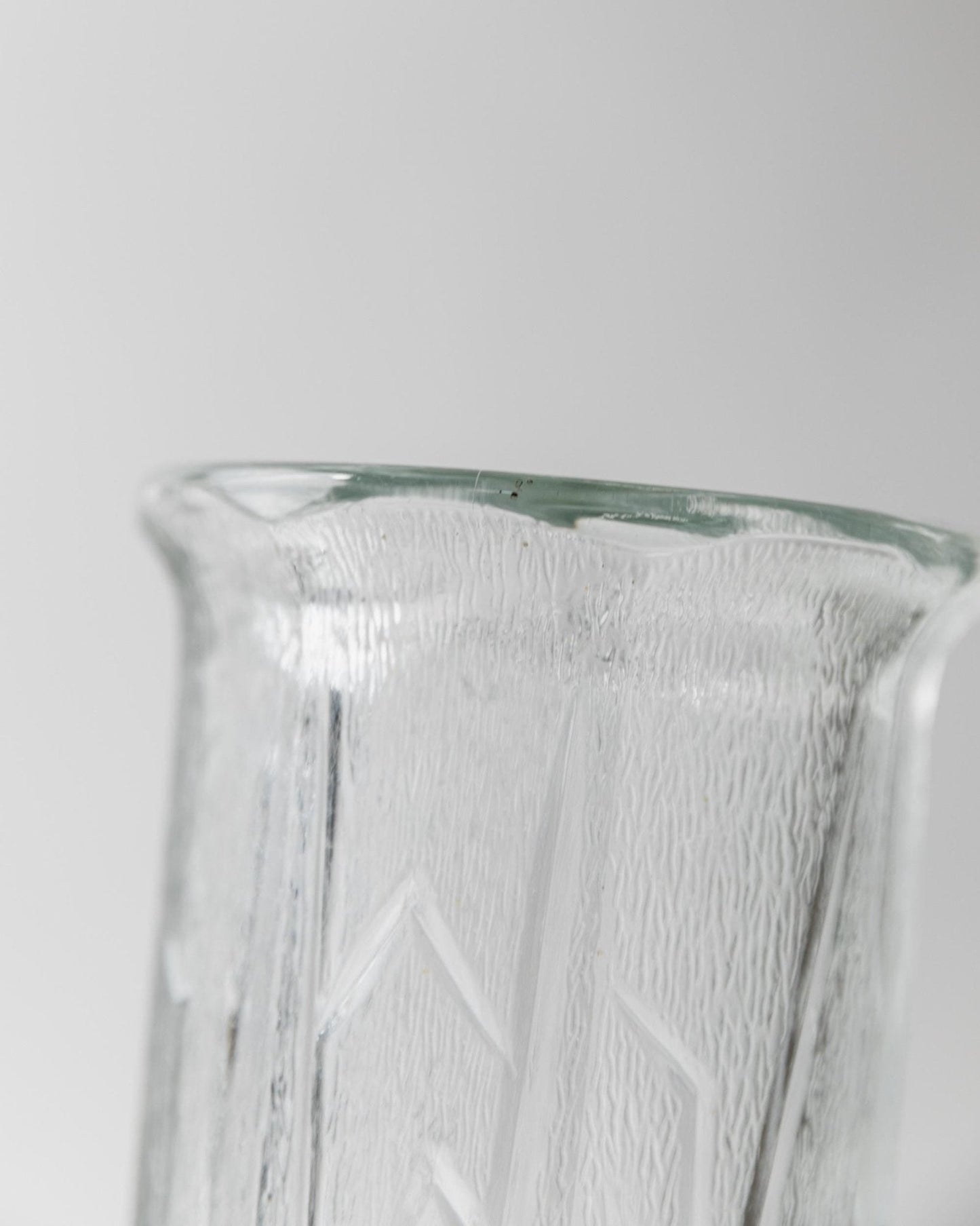 Vintage Glasvase mit Blattmotiv von Fidenza Italien