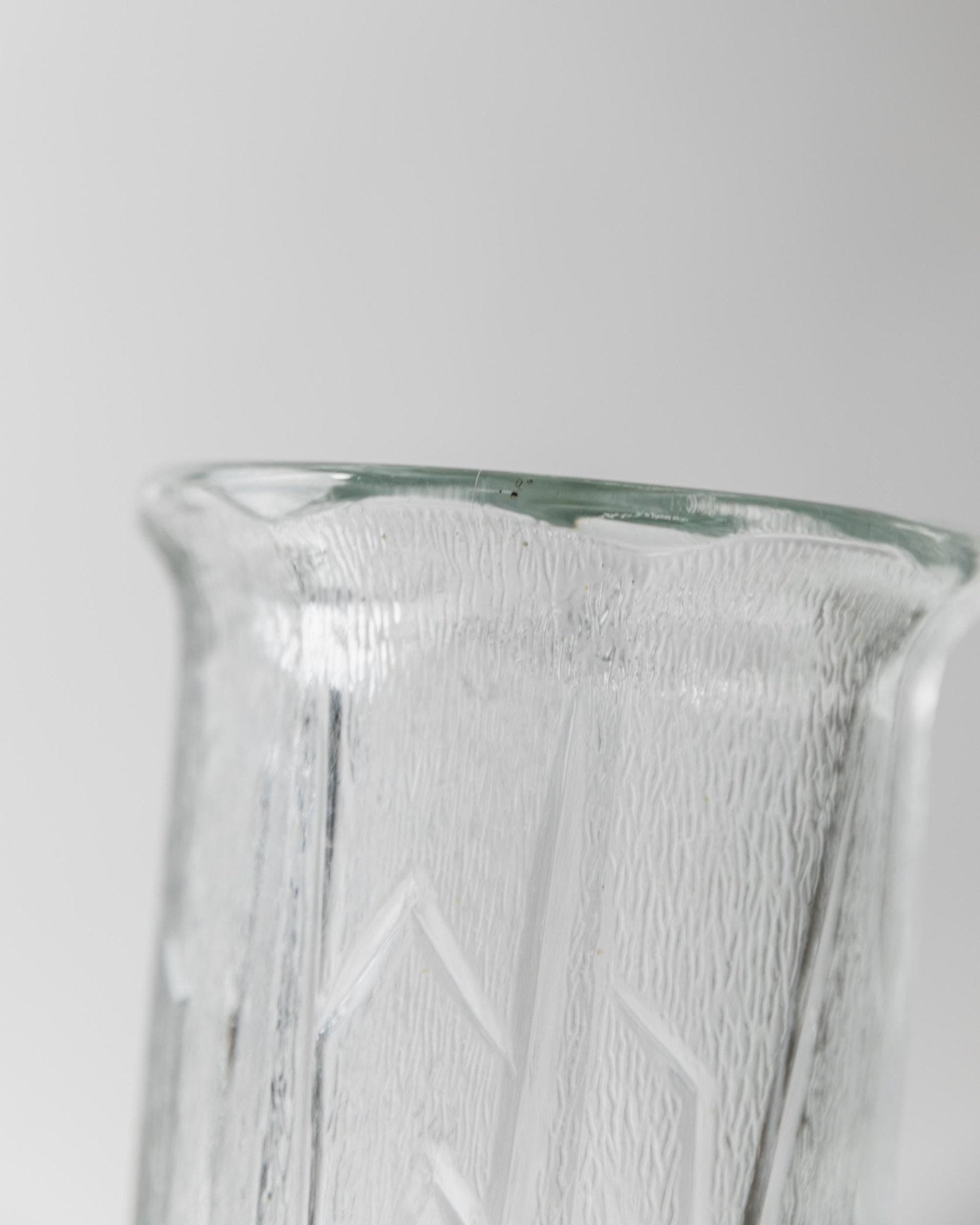 Vintage Glasvase mit Blattmotiv von Fidenza Italien