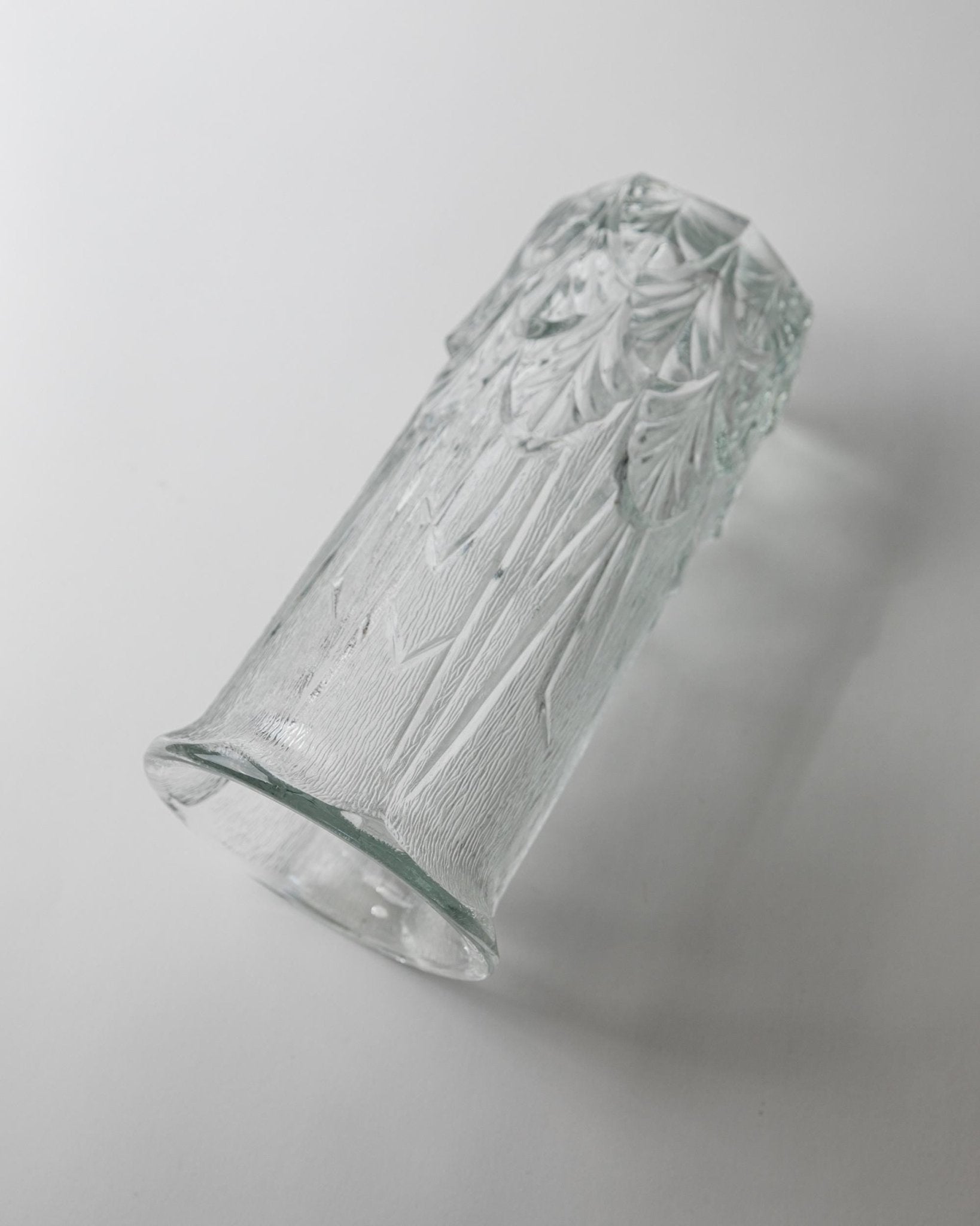 Vintage Glasvase mit Blattmotiv von Fidenza Italien