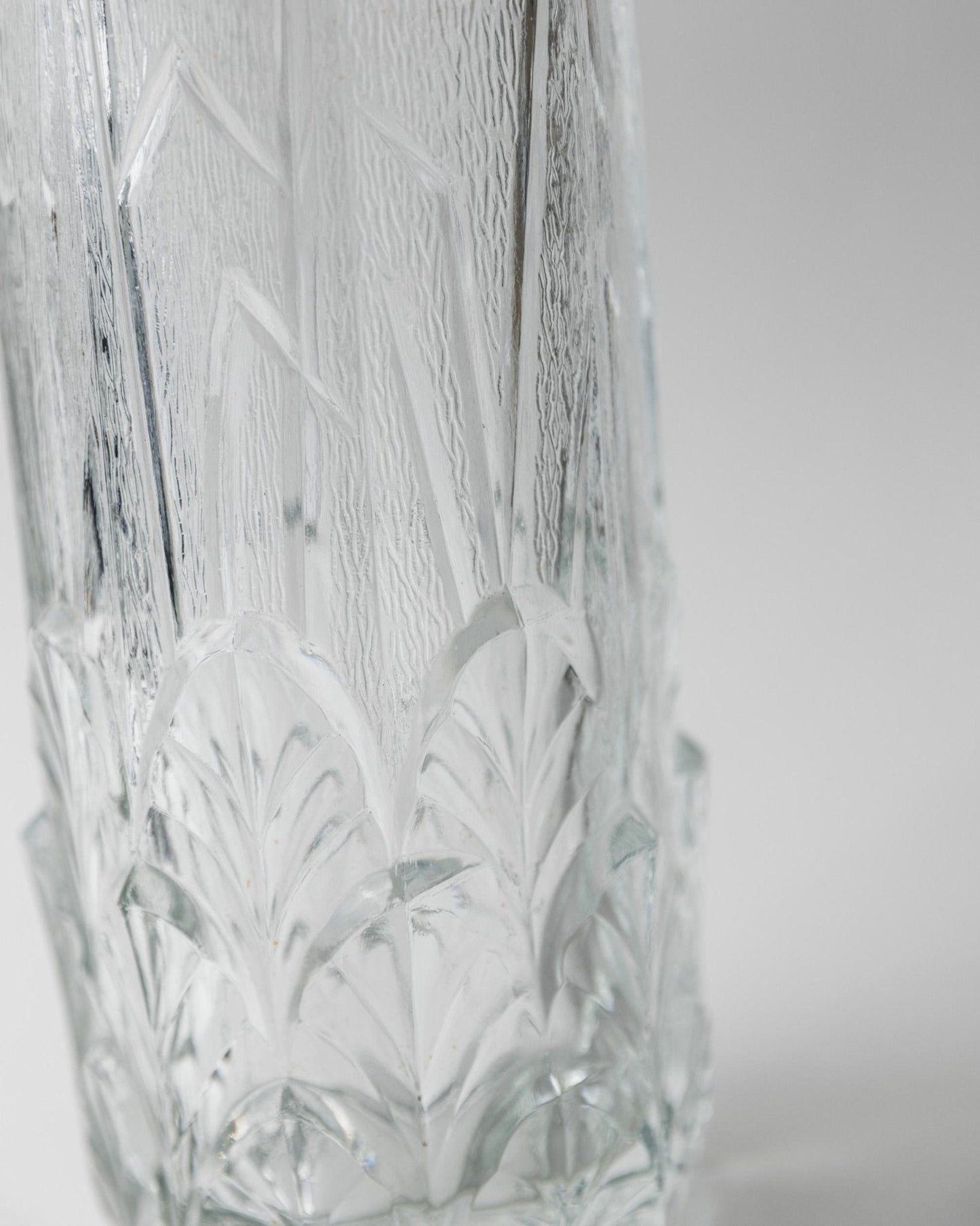 Vintage Glasvase mit Blattmotiv von Fidenza Italien