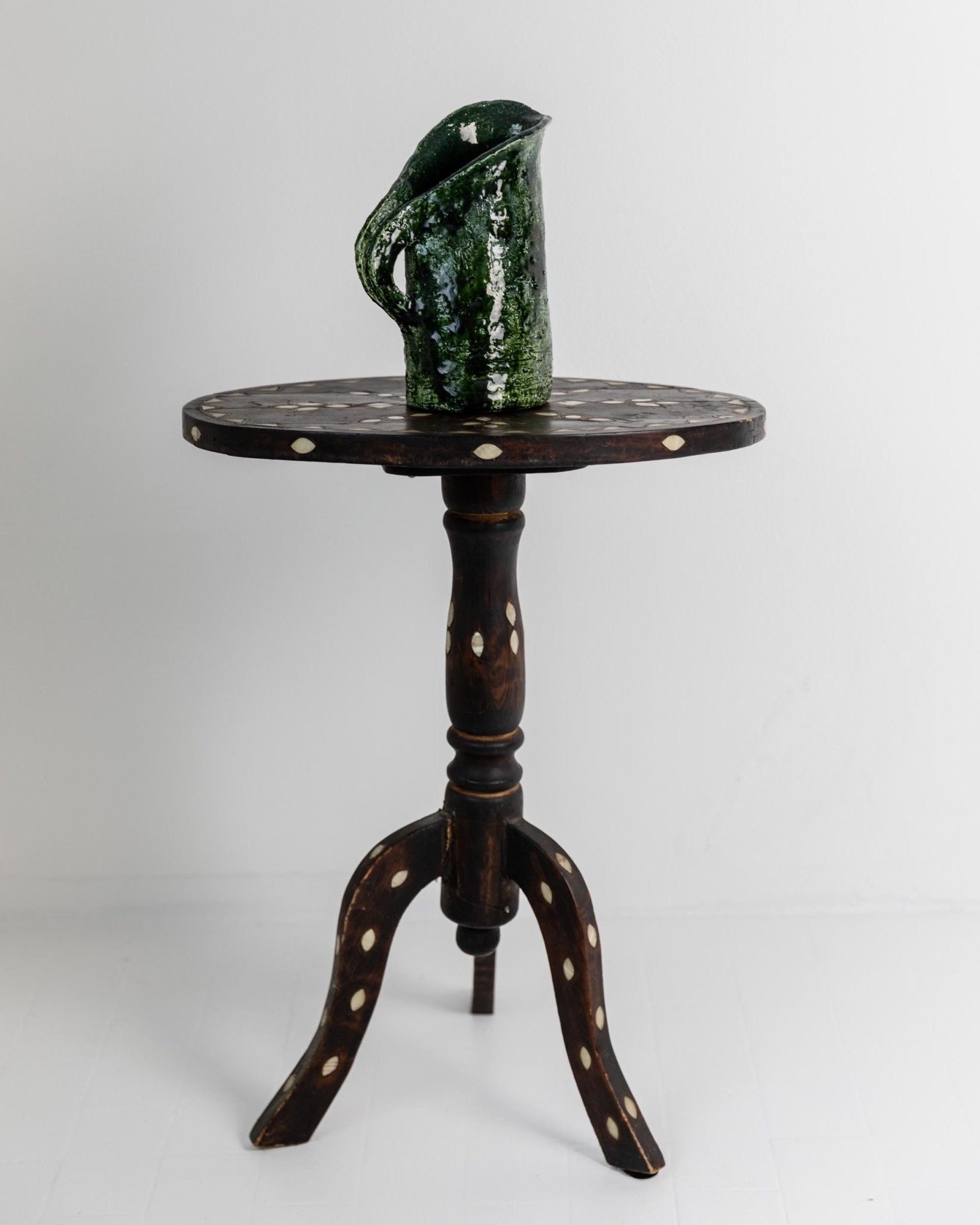 Vintage Studio Pottery Vase mit grüner Glasur und strukturierter Oberfläche, 1970er