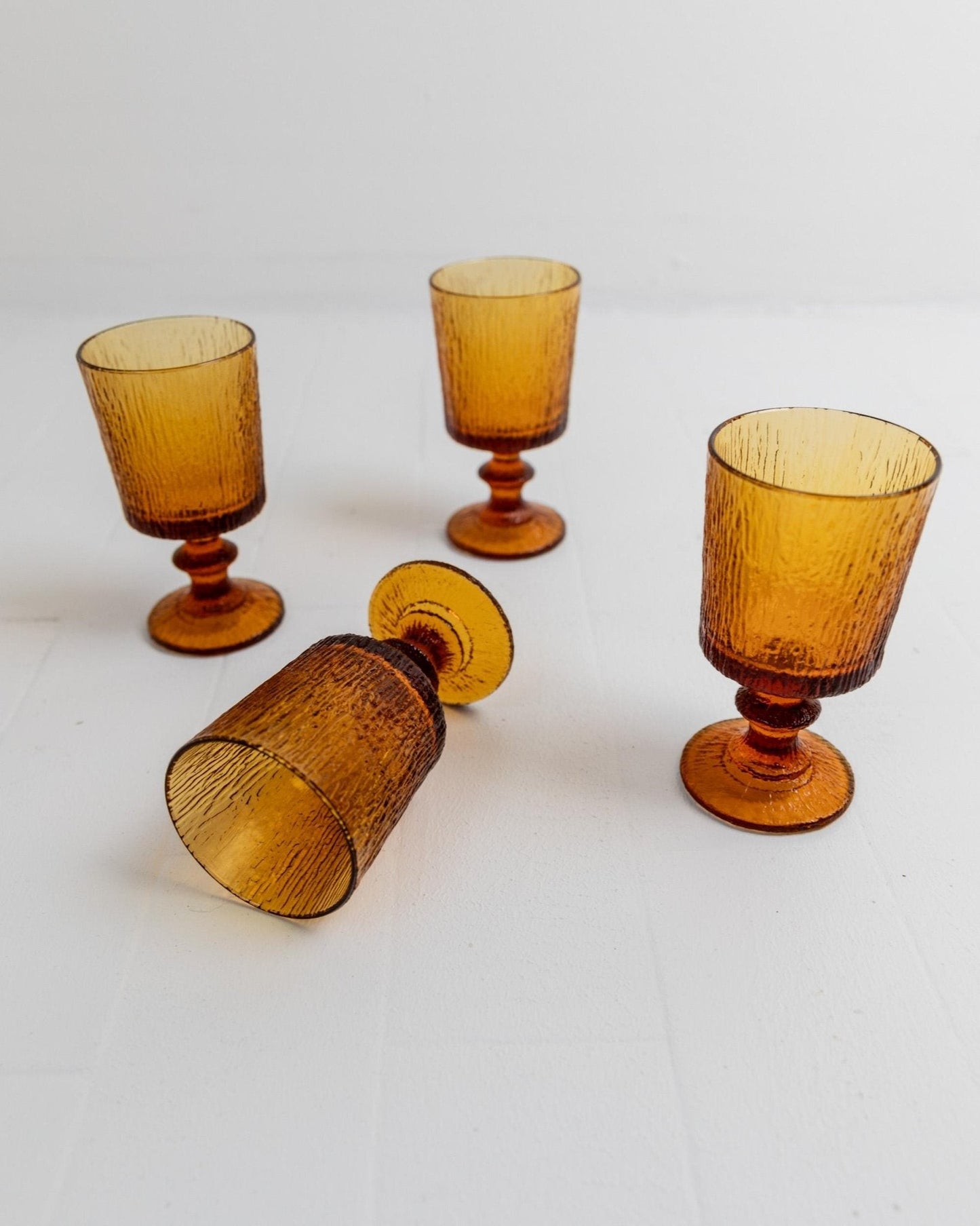 Set von 4 Vintage Weingläser von Timo Sarpaneva für Iittala, Bernsteinfarben
