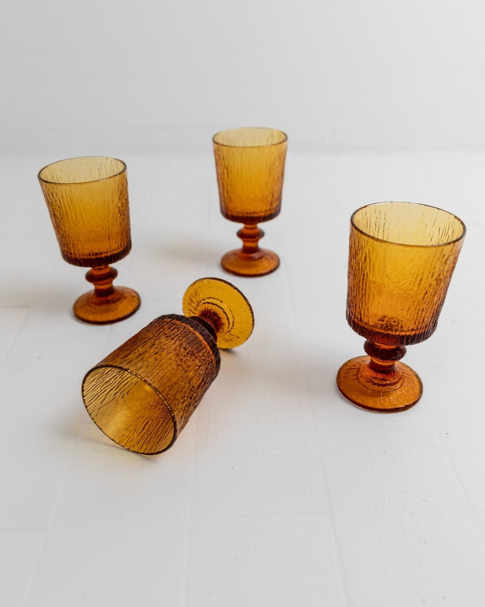 Set von 4 Vintage Weingläser von Timo Sarpaneva für Iittala, Bernsteinfarben