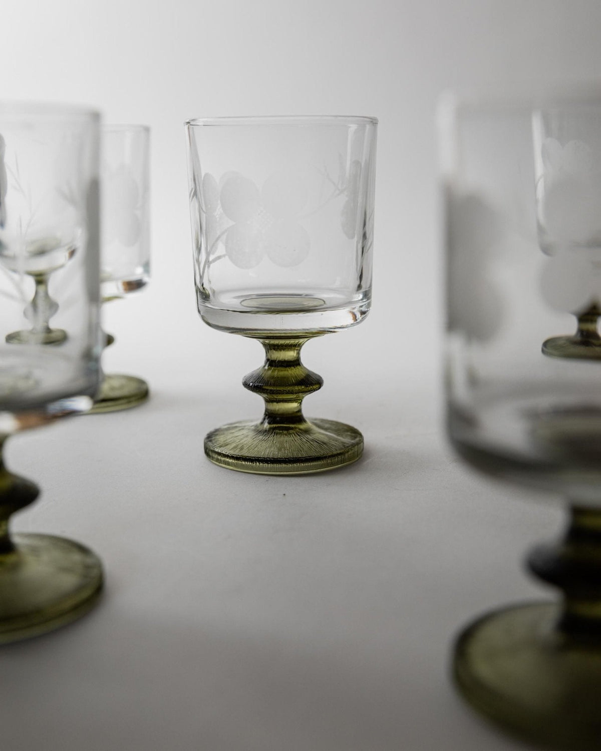 Set von 5 Vintage Weingläser mit Olivgrünem Stiel, Italien