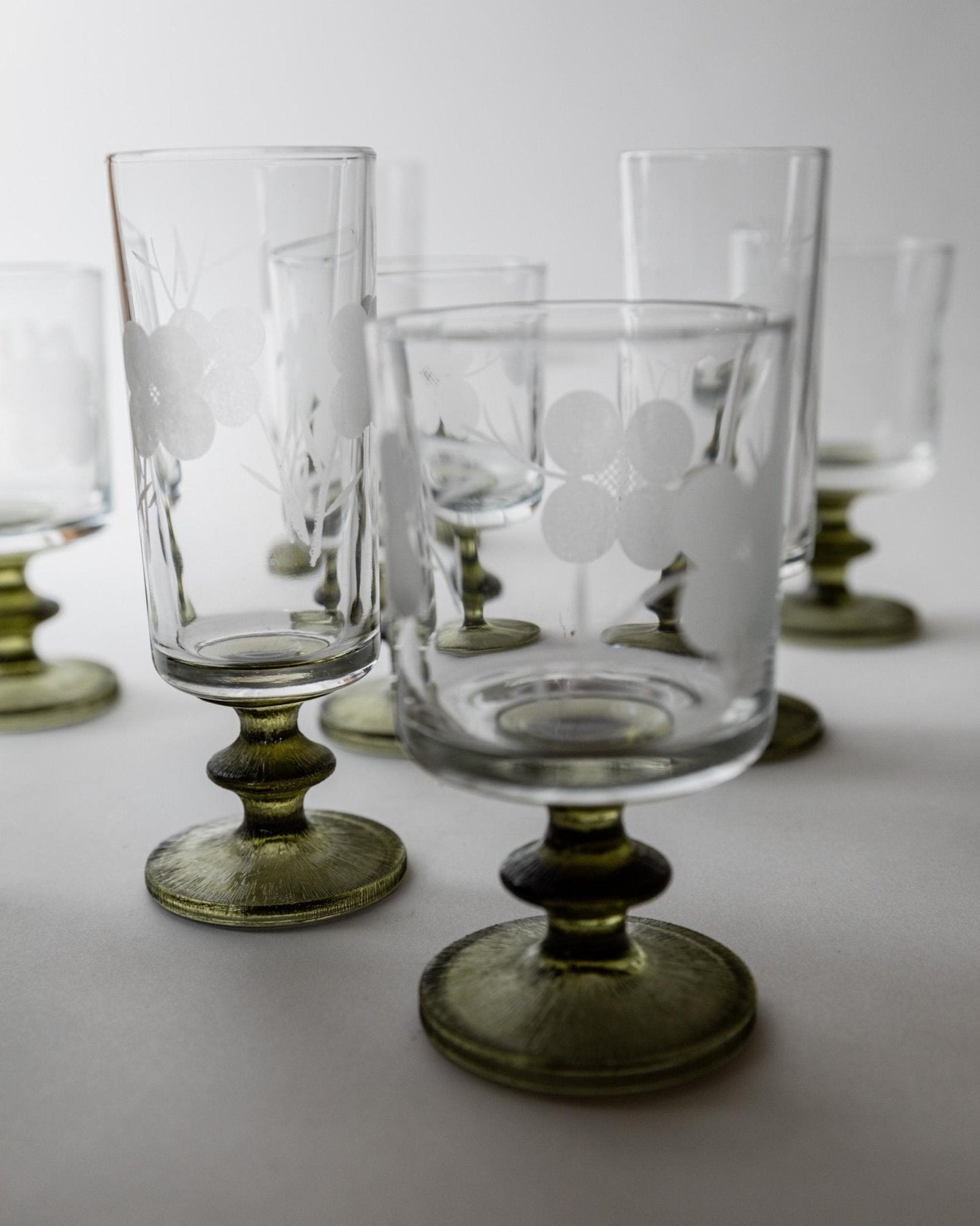 Set von 5 Vintage Weingläser mit Olivgrünem Stiel, Italien