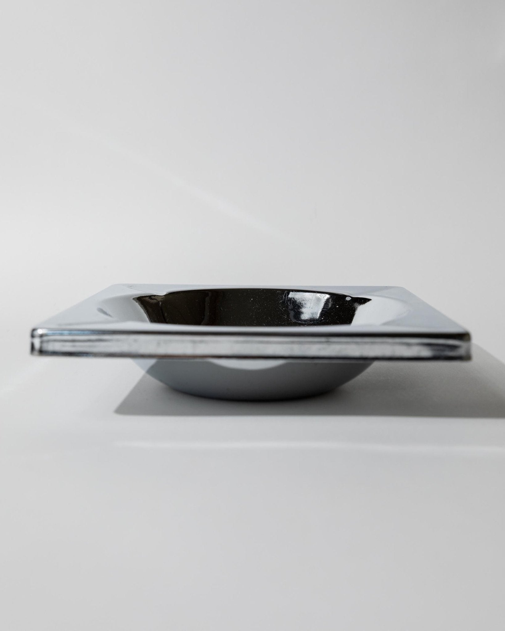 Vintage Aschenbecher aus Chrom, quadratisch, brutalistisches Design