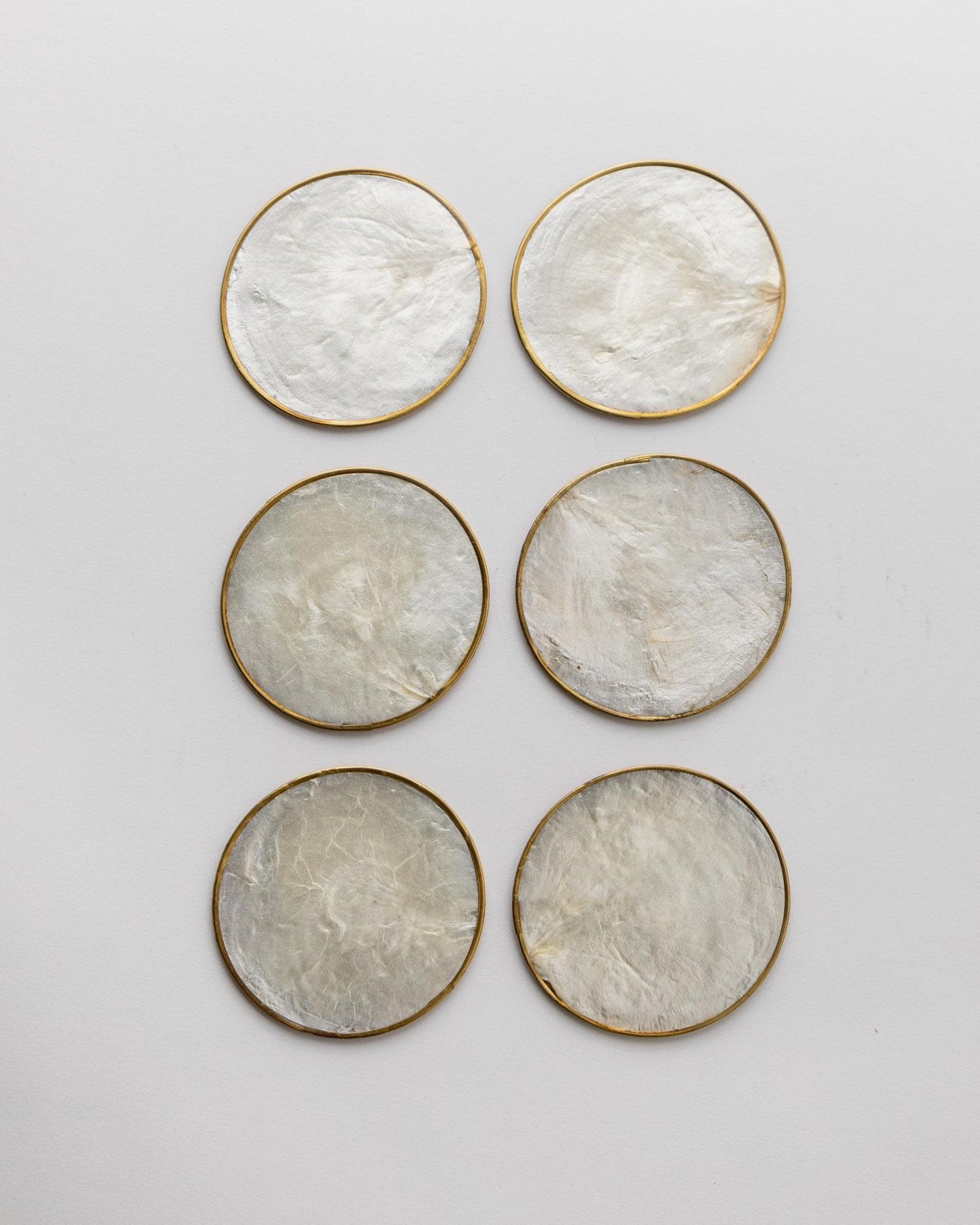 Vintage Untersetzer Set von 6 Perlmutt mit Messingrand und Korkboden VintagePerlmutt