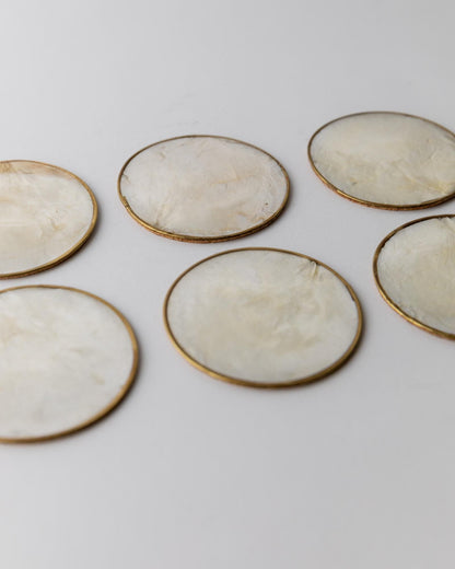 Vintage Untersetzer Set von 6 Perlmutt mit Messingrand und Korkboden VintagePerlmutt