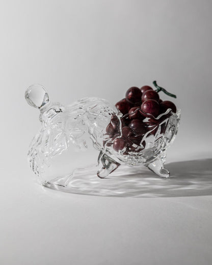 Vintage Bonbonniere aus Glas mit Deckel und Kugelknauf auf drei Füßen