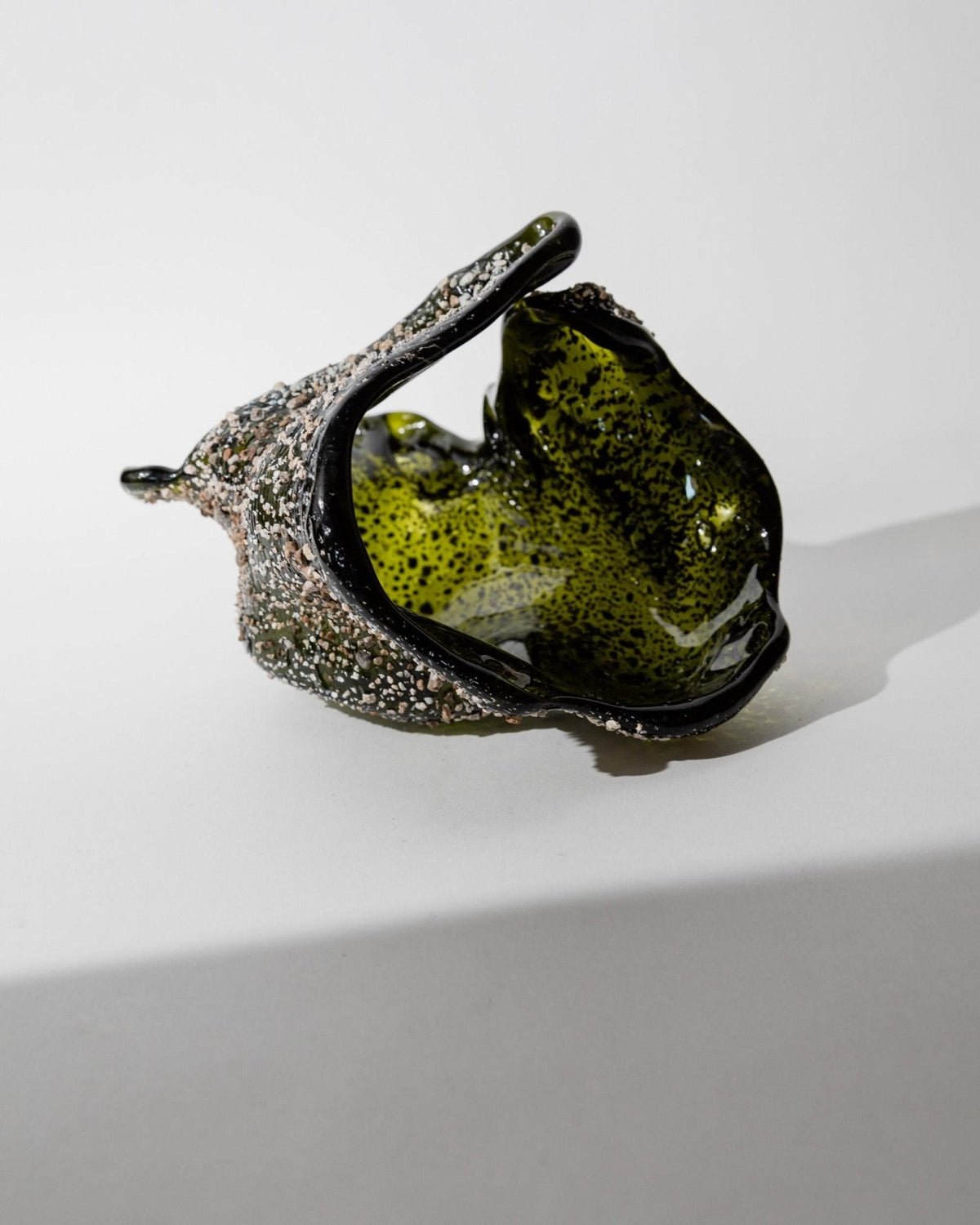 Vintage Murano Glasschale mit Steineinlagen, Dunkelgrün