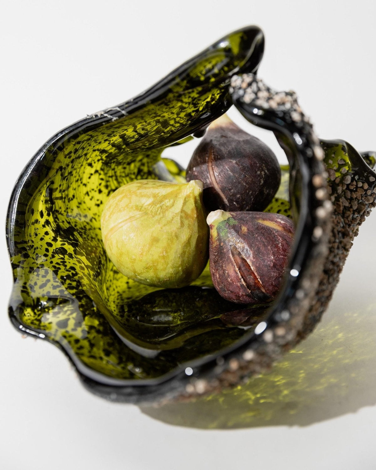 Vintage Murano Glasschale mit Steineinlagen, Dunkelgrün