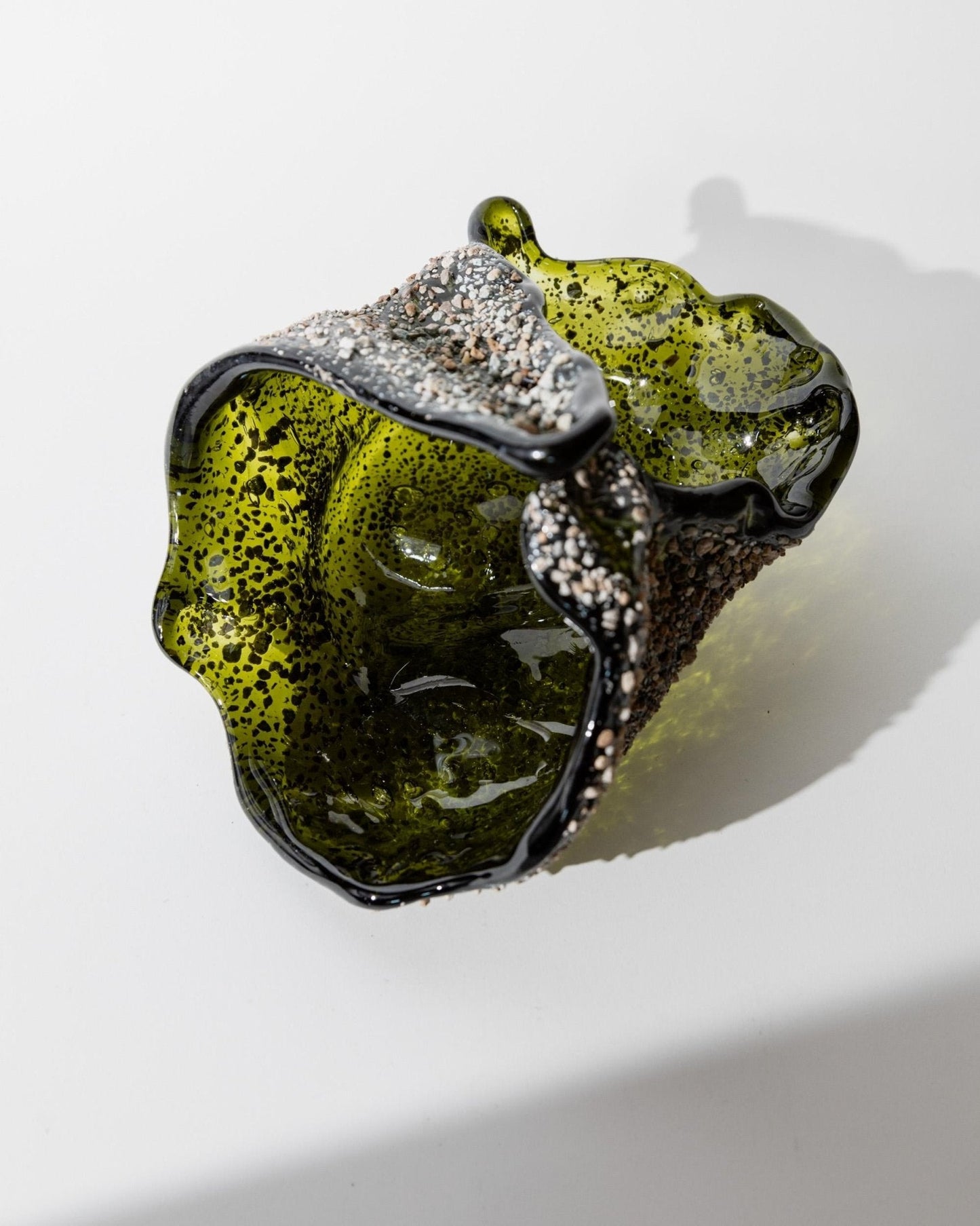 Vintage Murano Glasschale mit Steineinlagen, Dunkelgrün