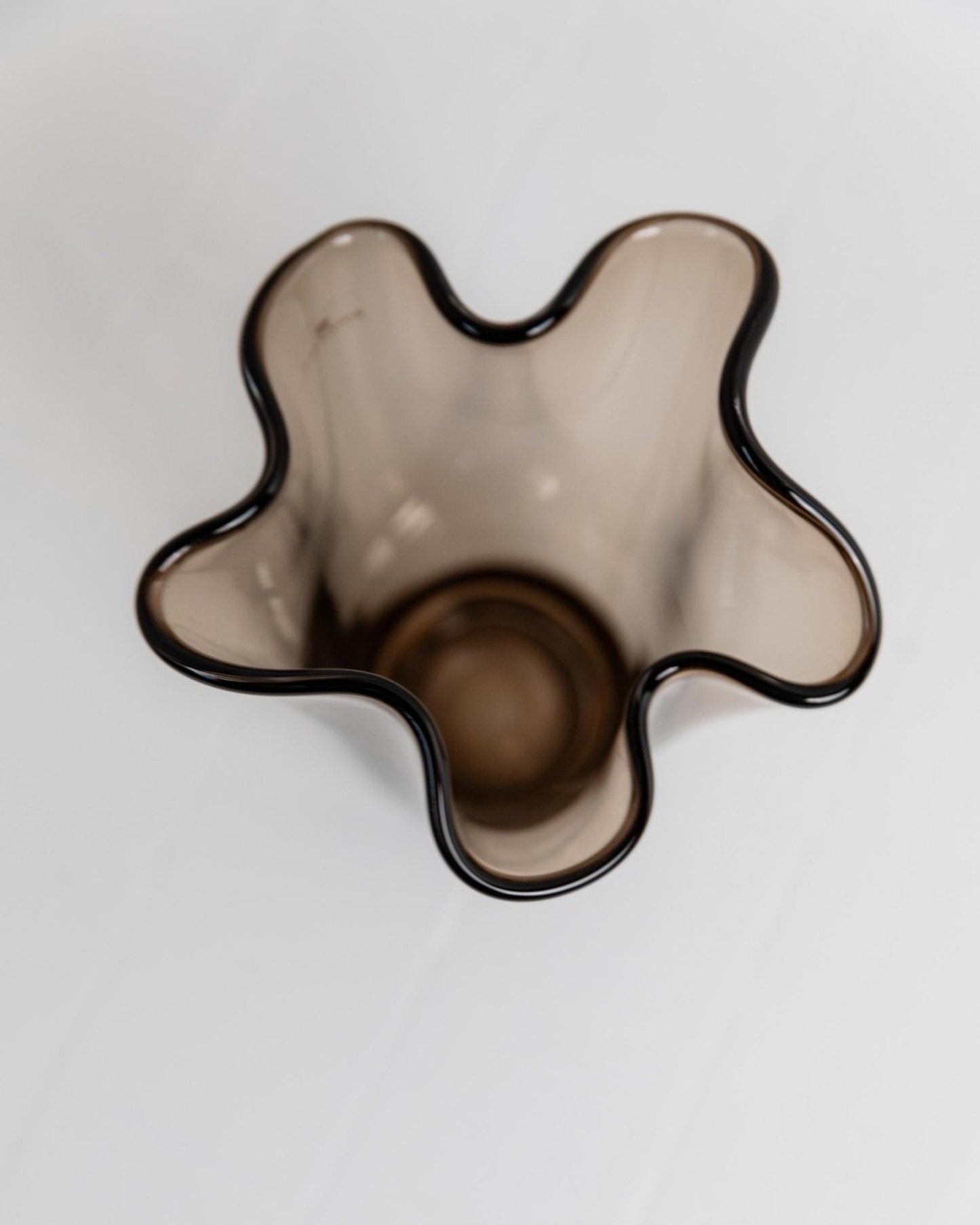 Vintage Murano Glas Vase von LUX Murano, rauchbraune organische Wellenform