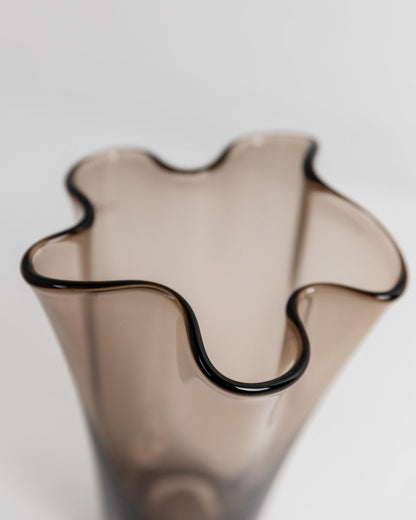 Vintage Murano Glas Vase von LUX Murano, rauchbraune organische Wellenform