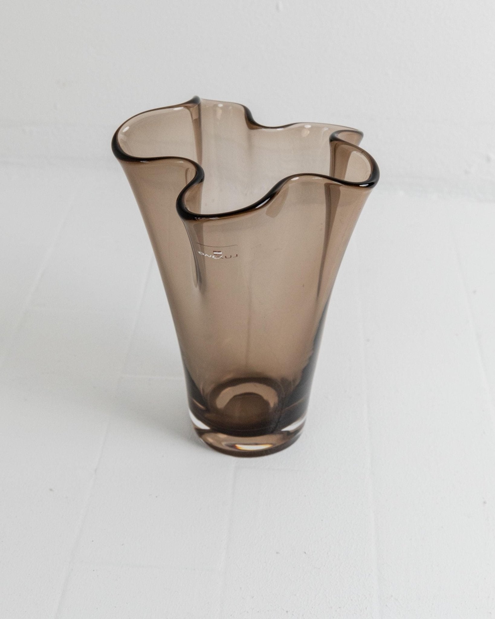 Vintage Murano Glas Vase von LUX Murano, rauchbraune organische Wellenform