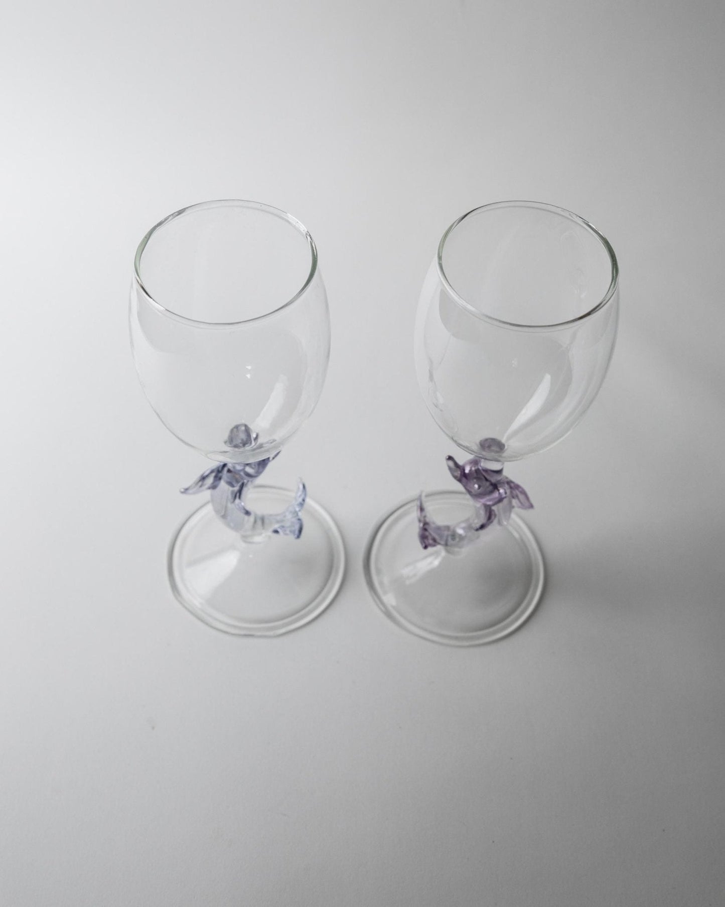 Set von 2 Vintage Weinglas mit Delfinfuß von Murano, Lila
