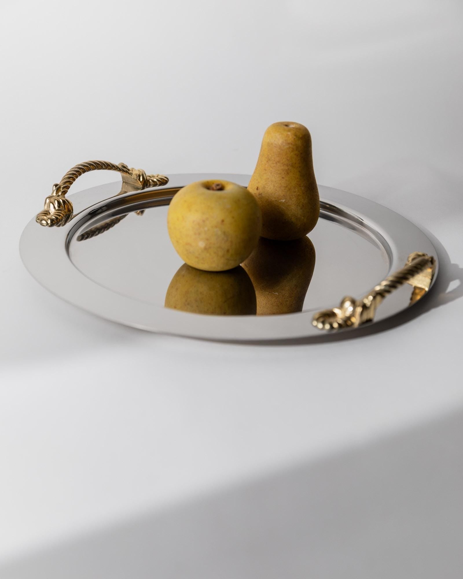 Vintage Tablett rund mit goldenen Griffen von Inoxpran