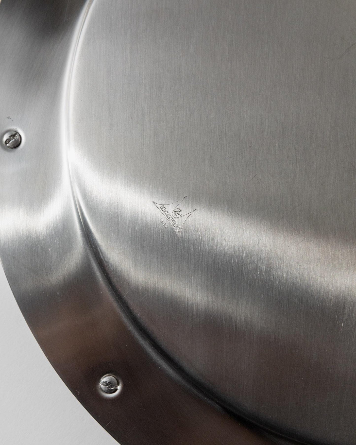 Vintage Tablett rund mit goldenen Griffen von Inoxpran