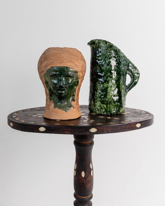 Vintage Studio Pottery Vase, skulpturale Kopfform mit grün glasiertem Gesicht aus Terrakotta