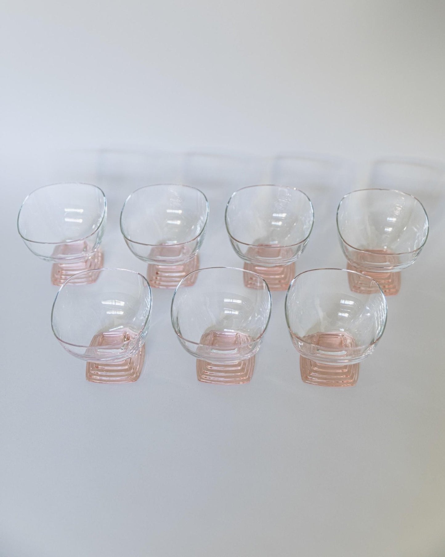Set von 7 Vintage Weingläser von Bormioli, Klarglas mit rosa abgestuftem Stiel