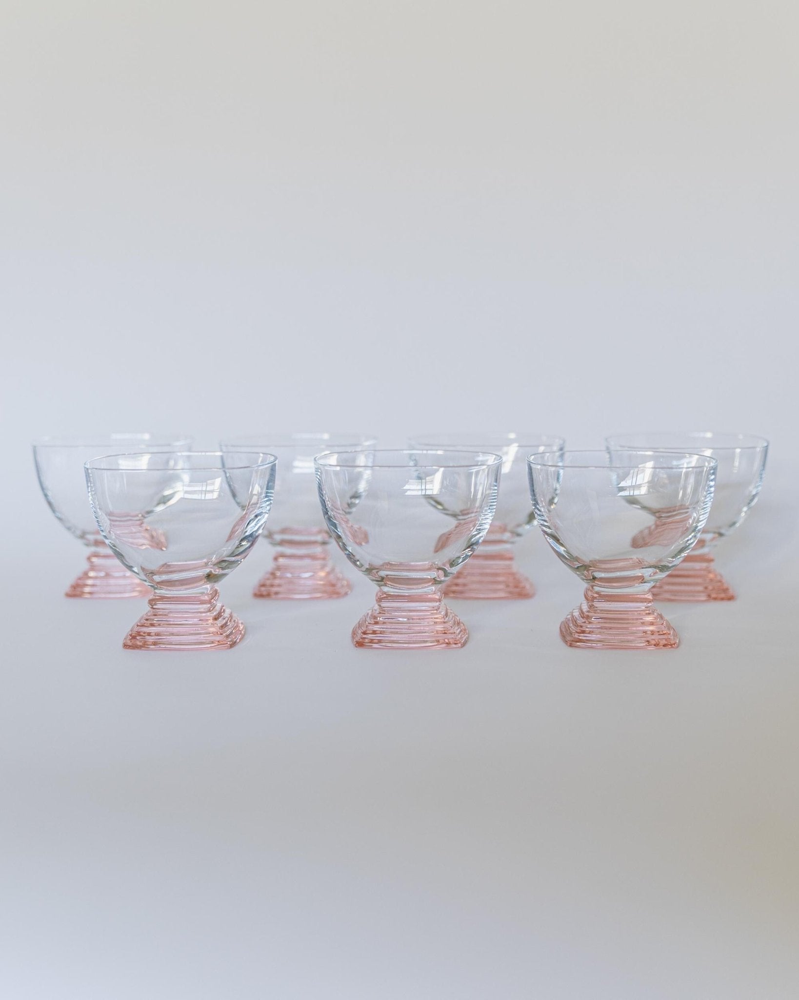 Set von 7 Vintage Weingläser von Bormioli, Klarglas mit rosa abgestuftem Stiel