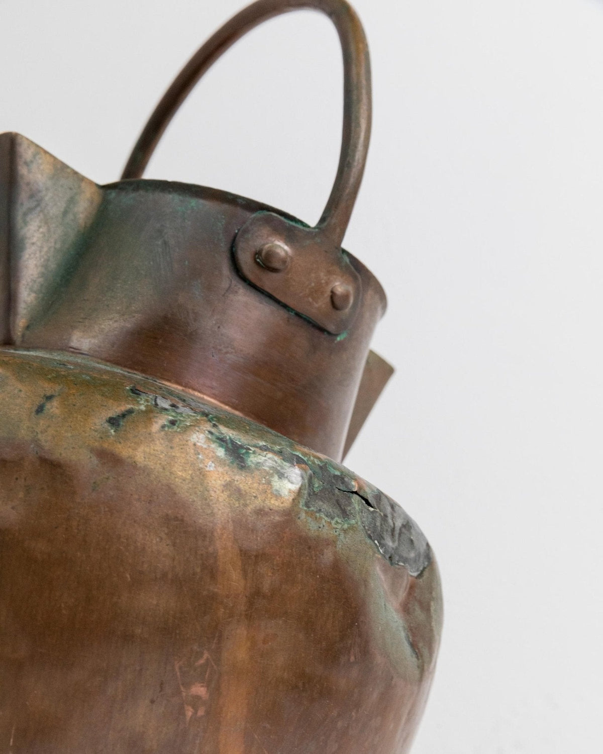 Vintage Metallkrug aus Kupfer und Messing mit Henkel, rustikales Landhausdesign