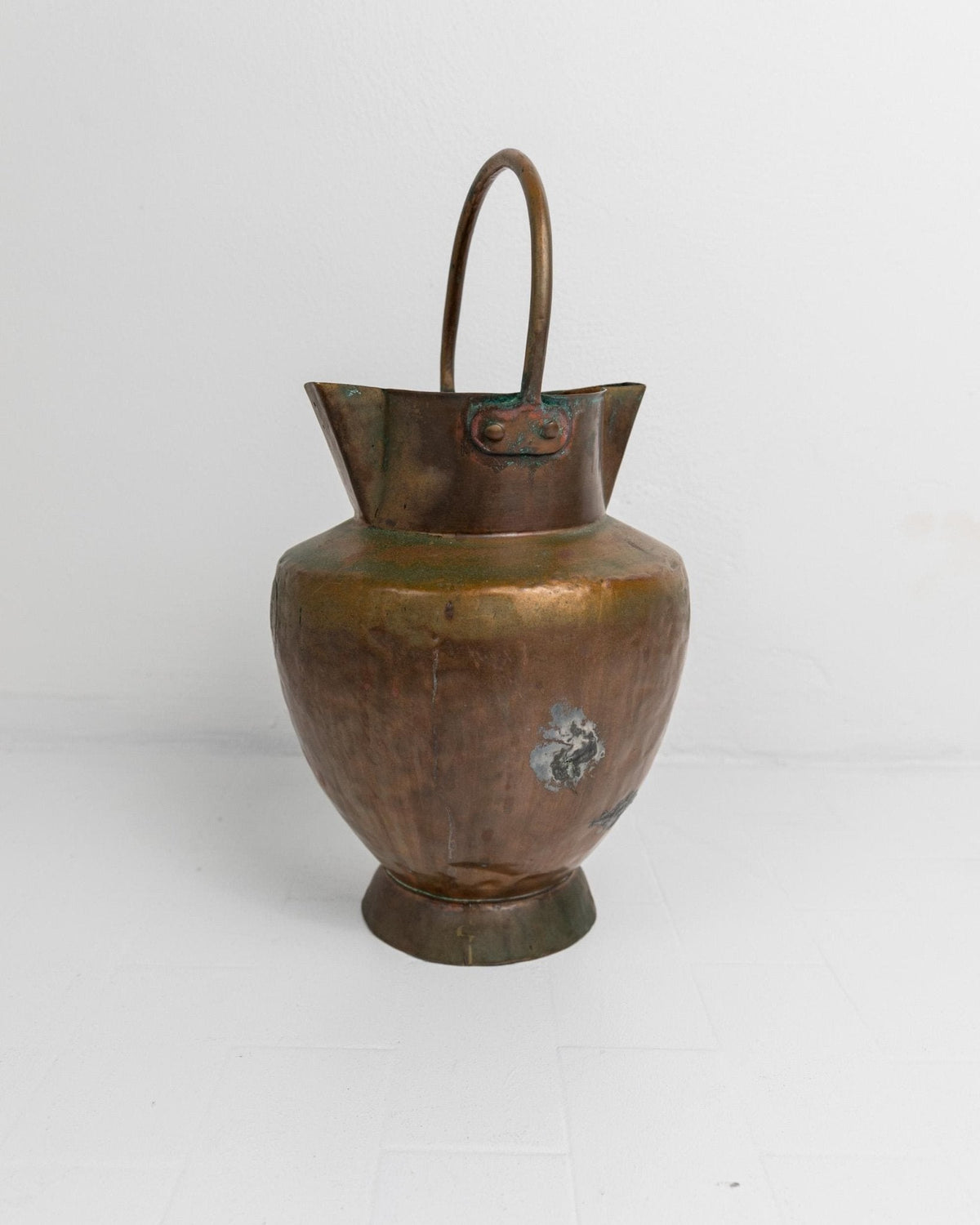 Vintage Metallkrug aus Kupfer und Messing mit Henkel, rustikales Landhausdesign
