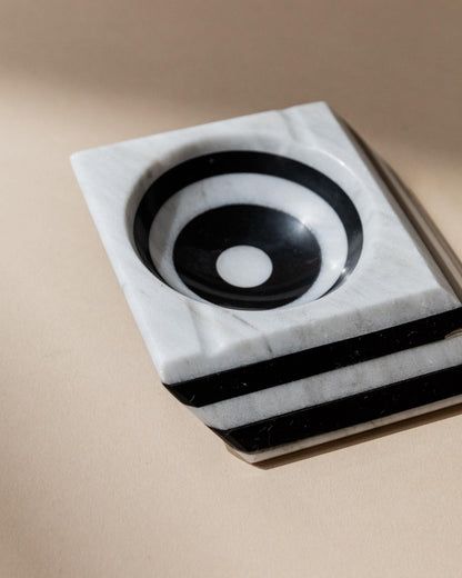 Vintage Aschenbecher Marmor von Italien 1930er gestreift schwarz-weiß optische Illusion