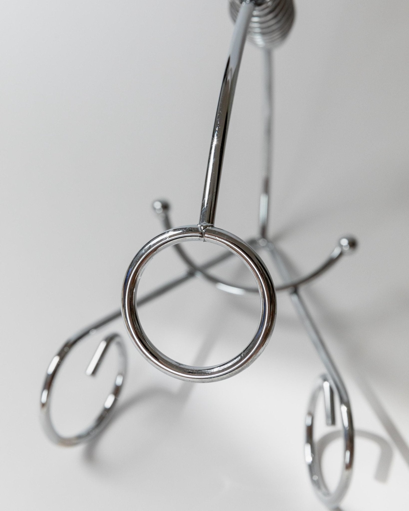 Vintage Flaschenhalter aus Chrom mit Spiralgriff