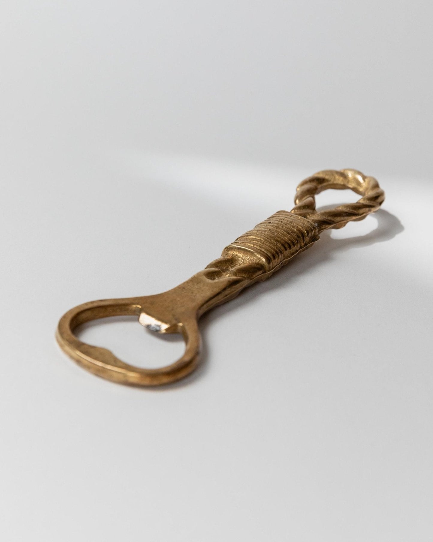 Vintage Flaschenöffner Rope and Loop von Italien 1960er, Messing, zeitloses Design, Geschenkidee