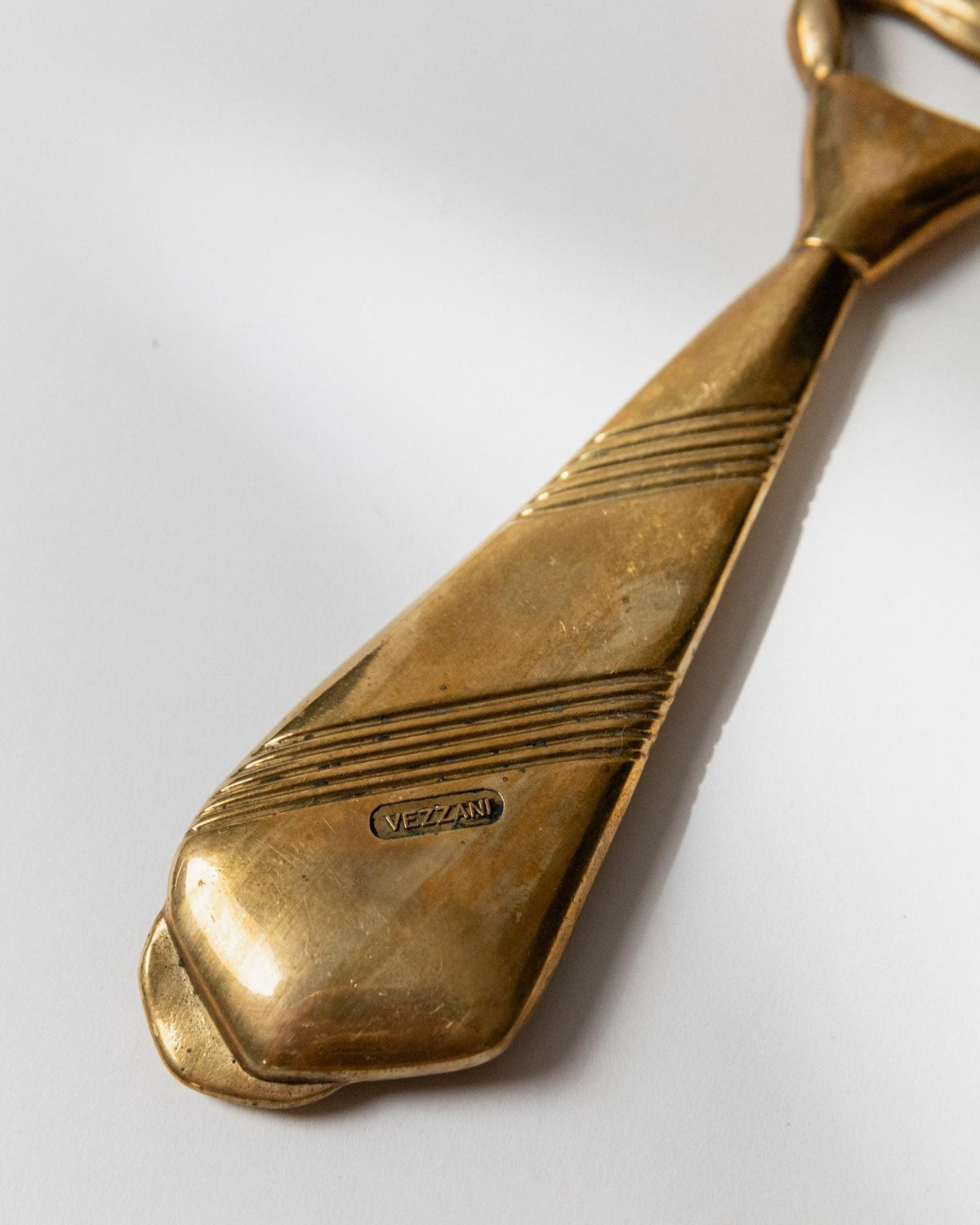 Vintage Flaschenöffner Krawattenform von Vezzani für Vezzani