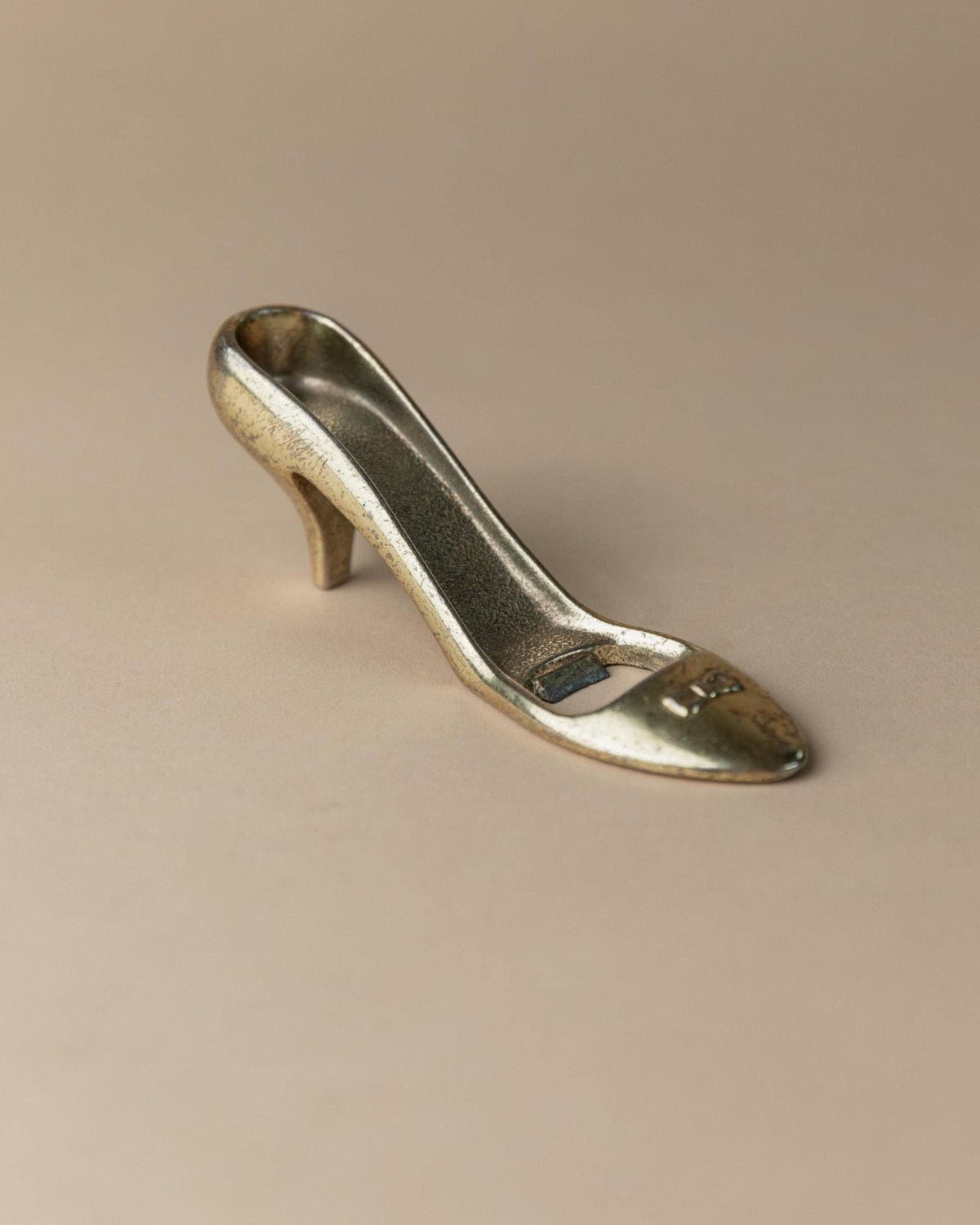 Vintage Flaschenöffner "High Heel" mit Schleife, Messing, Italien 1980er