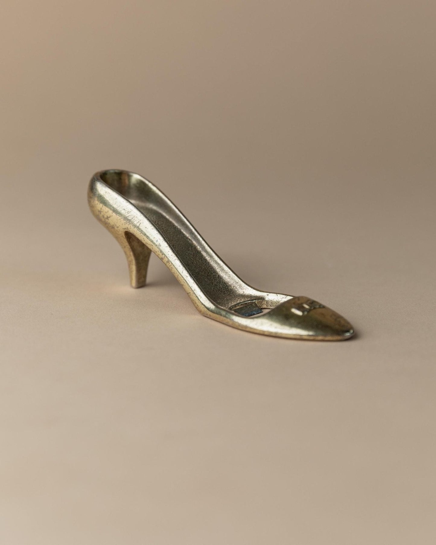 Vintage Flaschenöffner "High Heel" mit Schleife, Messing, Italien 1980er