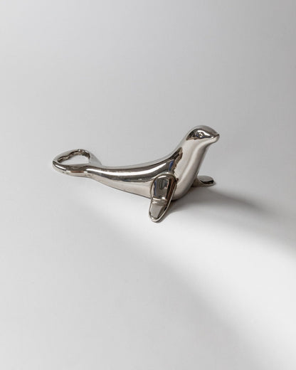 Vintage Flaschenöffner Seehund-Form versilbert von Italien 1960er, elegantes Retro-Barobjekt
