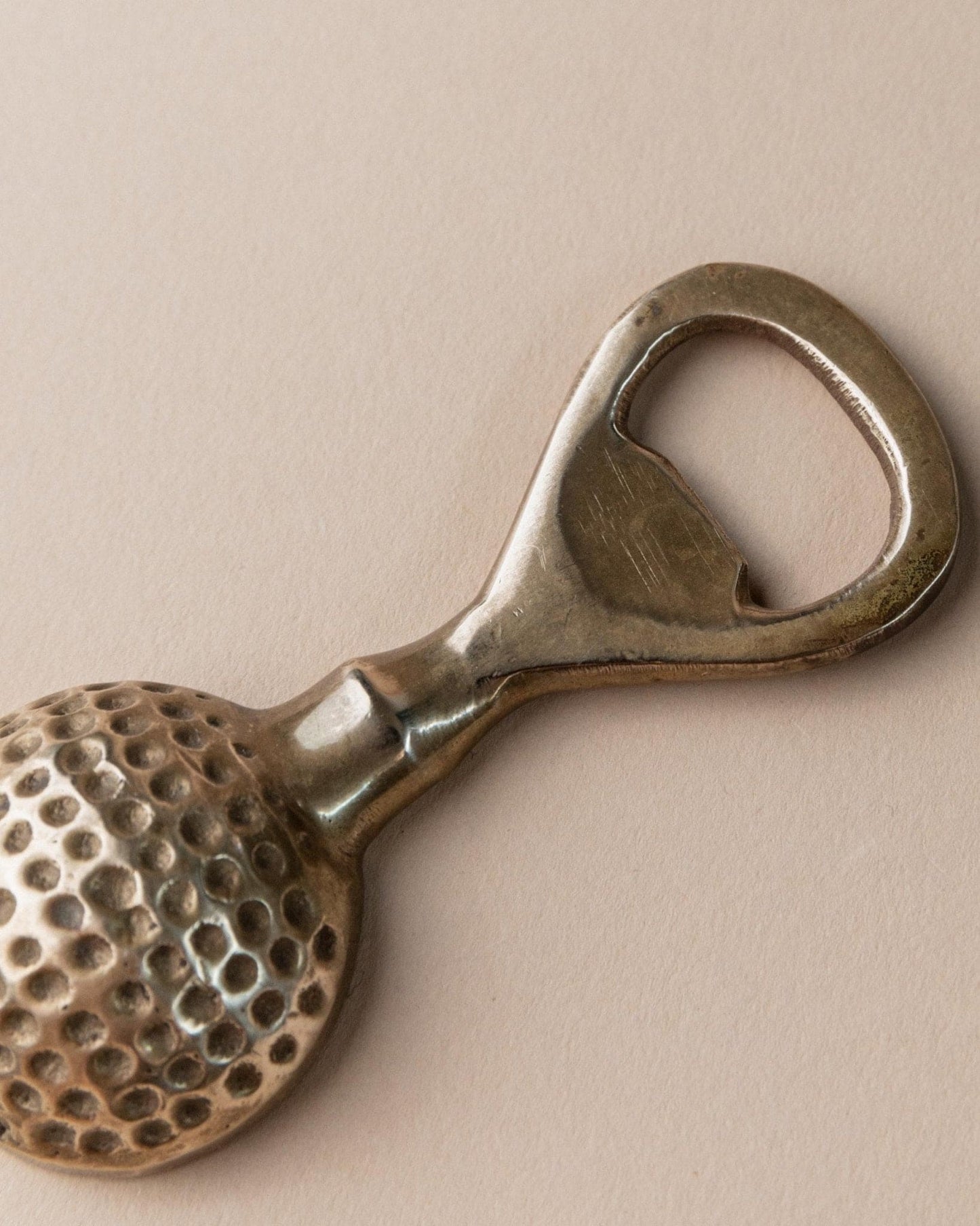 Décapsuleur vintage en forme de balle de golf en laiton, design du milieu du siècle, Italie, années 1960