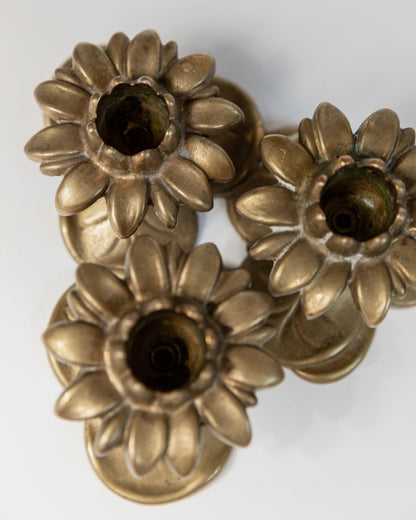 Vintage Kerzenhalter Messing mit 3 Blüten, Art Nouveau Italien 1930er