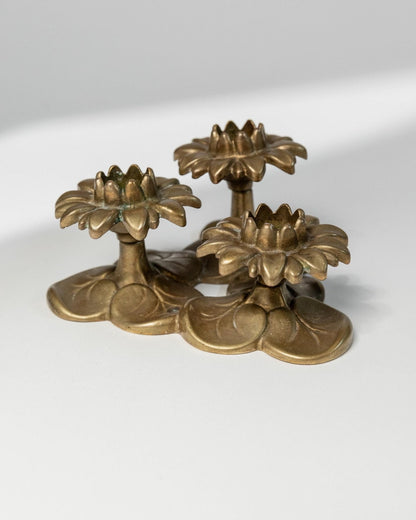 Vintage Kerzenhalter Messing mit 3 Blüten, Art Nouveau Italien 1930er