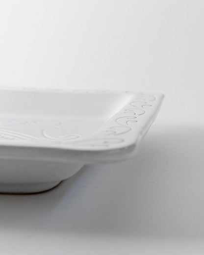 Assiette vintage en céramique blanche motif coq style Jacques Innocenti années 1960