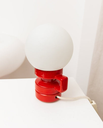 Vintage Keramik Tischlampe Italien 1970er Rot mit weißem Glasschirm Mid Century Design