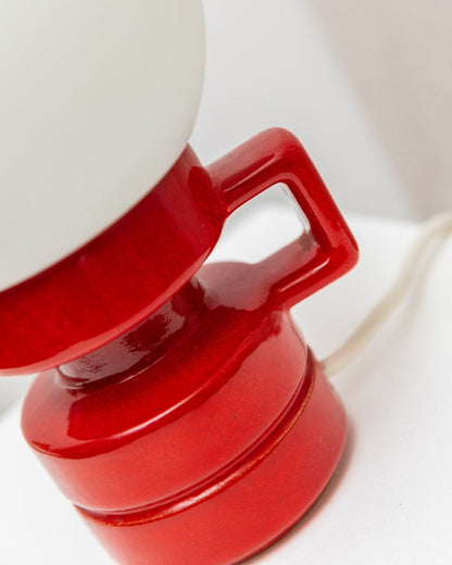 Vintage Keramik Tischlampe Italien 1970er Rot mit weißem Glasschirm Mid Century Design