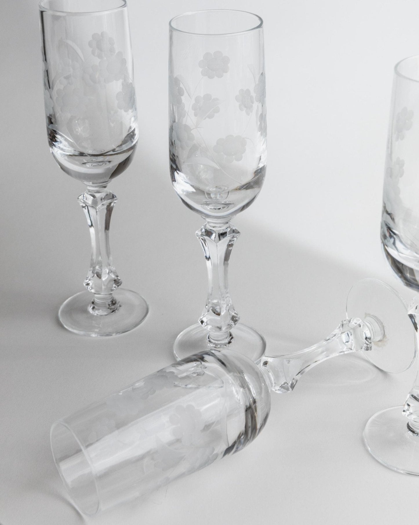 Vintage Champagnerglas Set von 5 mit floraler Gravur, einzigartig, Italien 1960er